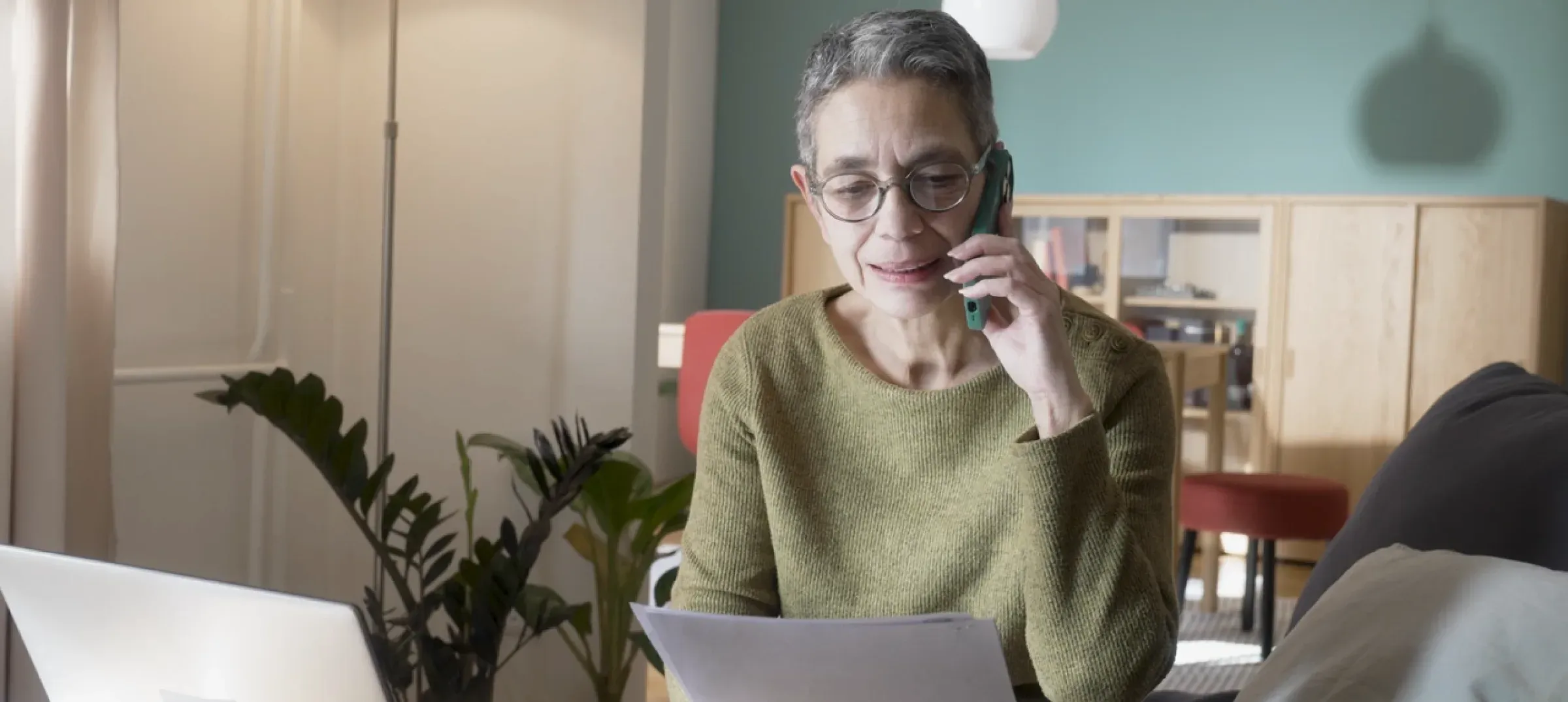 An advisor and clients in conversation